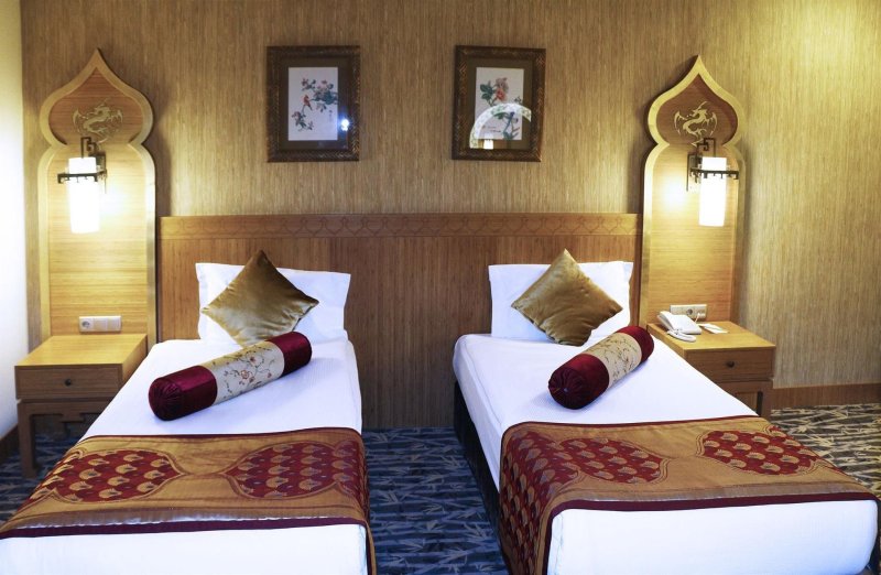 Family Room 2 Bedrooms Land View