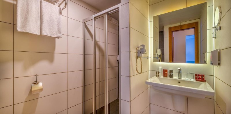 Family Main Building 1 Bedroom+1 Living Room+1 Bathroom