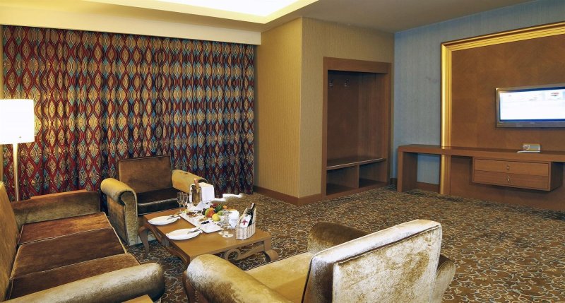 Deluxe Suite