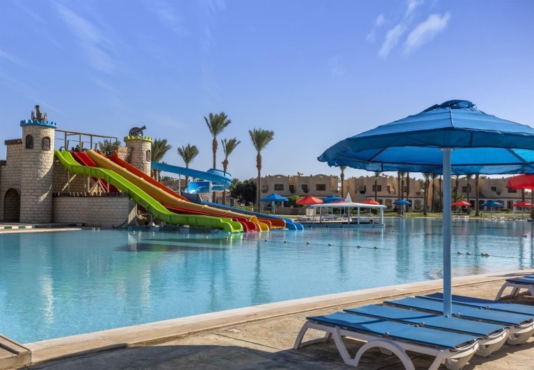 Hurghada utazás Royal Lagoons Resort & Aqua Park