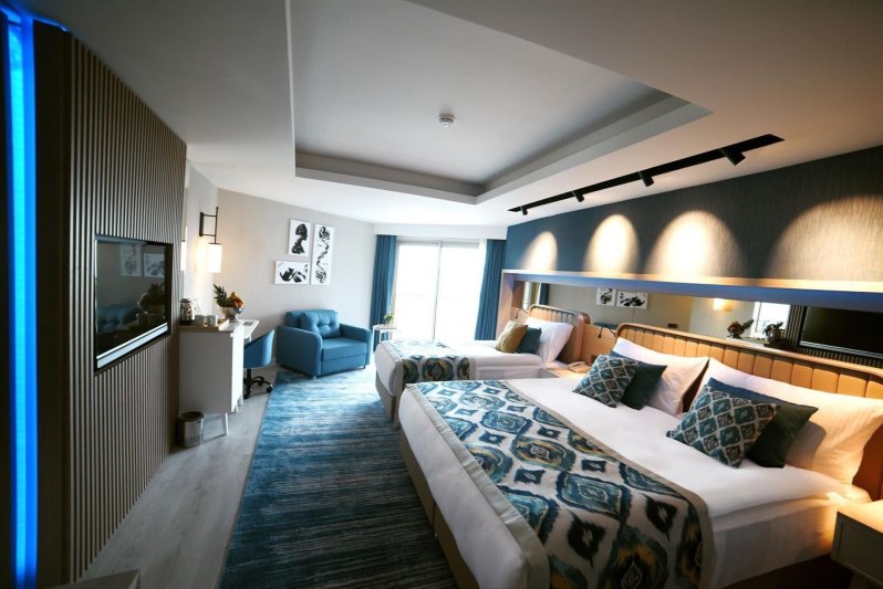 Superior Standard Room Side Sea View