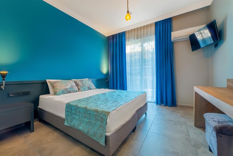 Economy Room