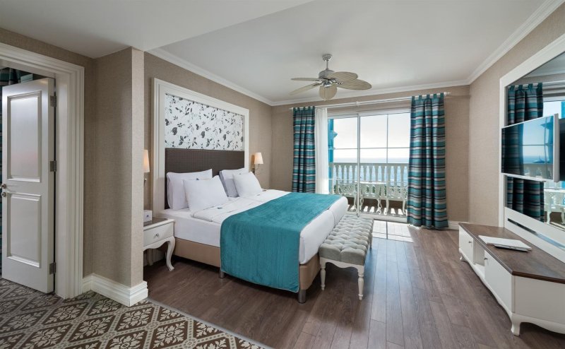 King Suite Sea View