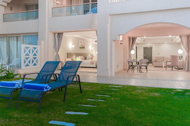 Signature Suite Sea View