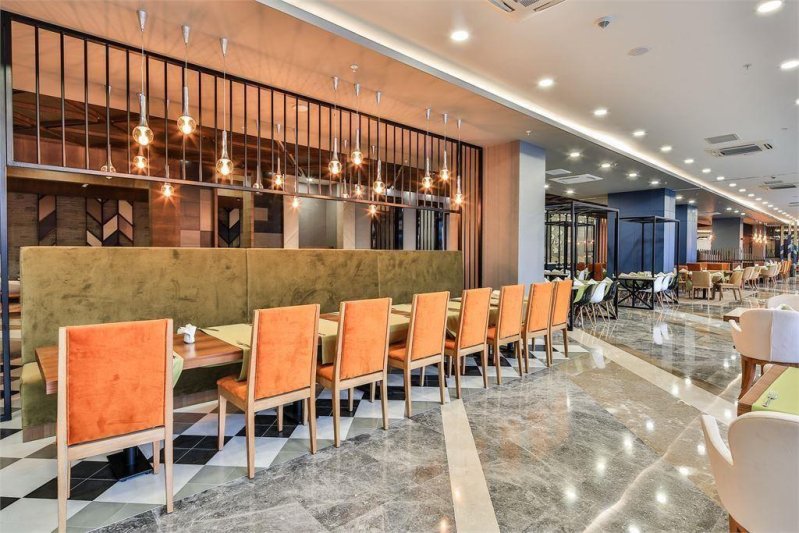 Antalya utazás Saturn Palace