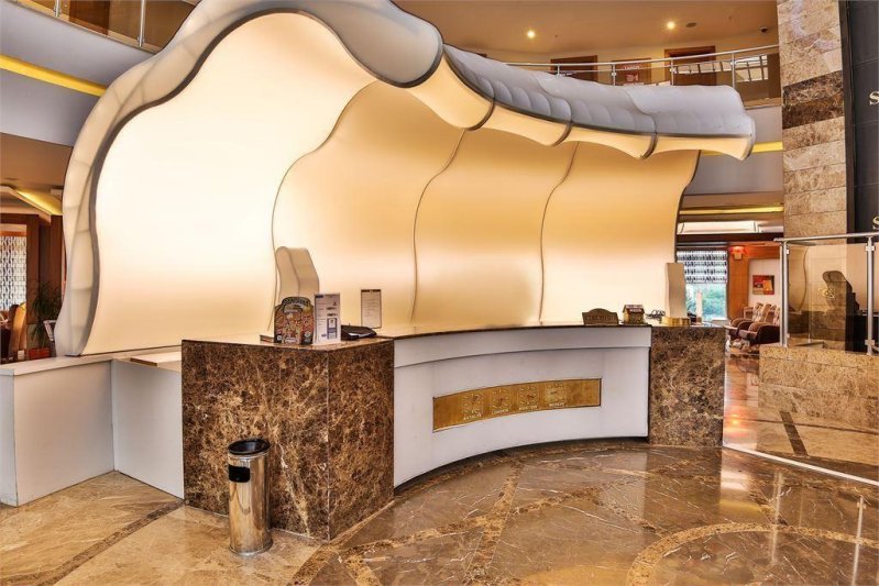 Antalya utazás Saturn Palace