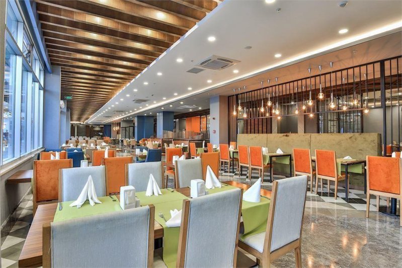 Antalya utazás Saturn Palace