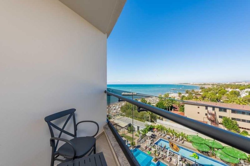 Standard Room Sea & Pool View