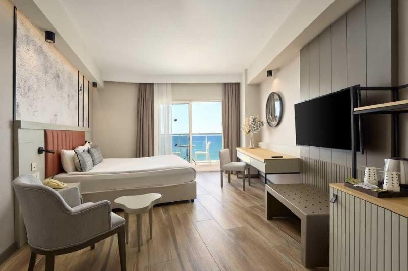 Standard Room Side Sea View