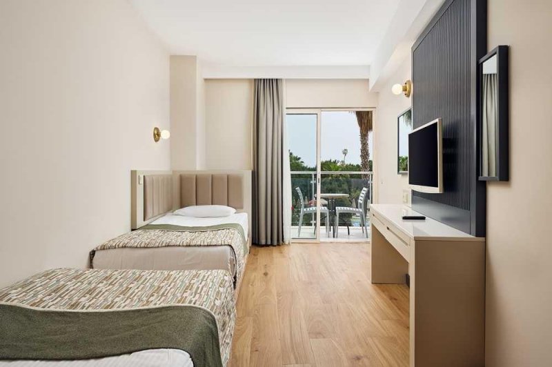 Family Room Land View