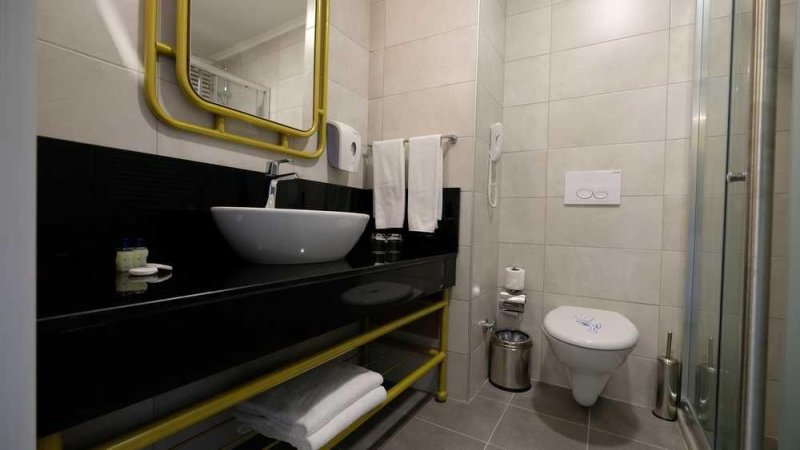 Standard Comfort Room