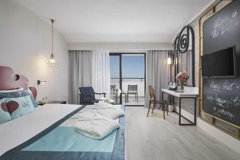 Economy Room