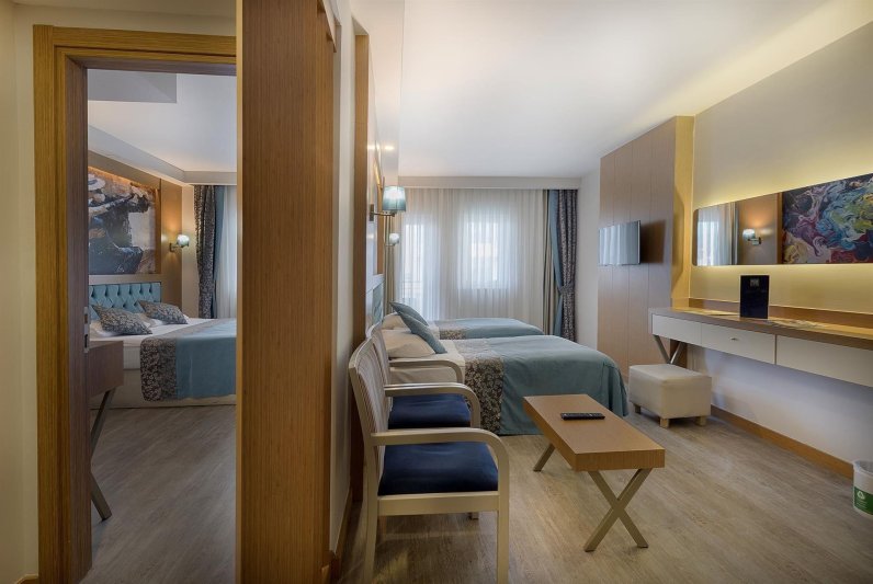 Family Room Land View