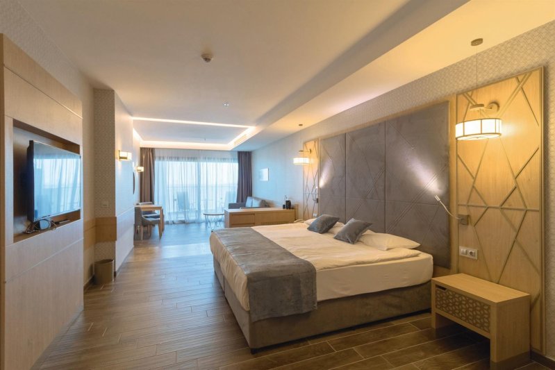 Napospart utazás Secrets Sunny Beach Resort&spa (ex.riu Palace)