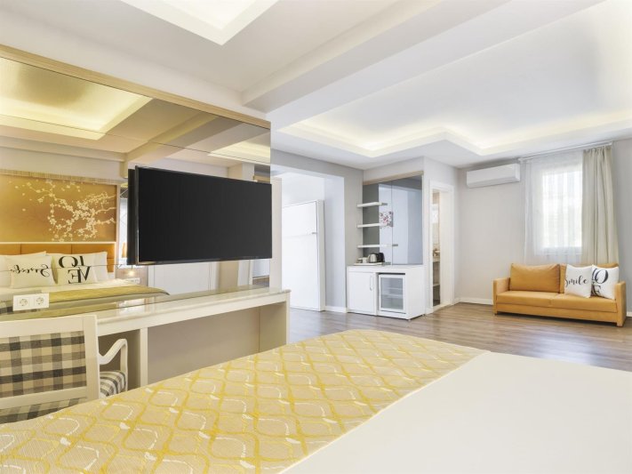 Lake House Standard Room