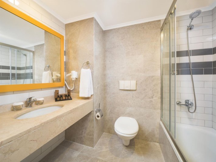 Mainbuilding Family Room Sea View