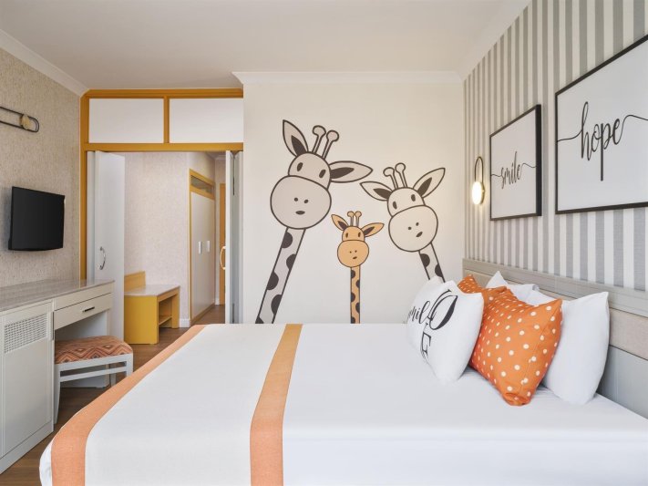 Mainbuilding Family Room Sea View