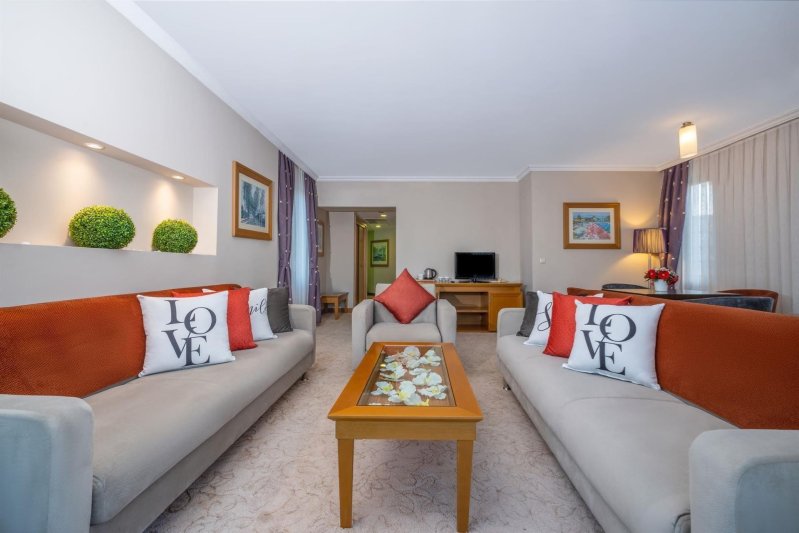 Main Bulding Suite Room