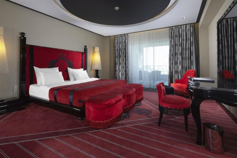 Luxury Room Land View