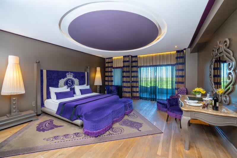 Deluxe Room Land View