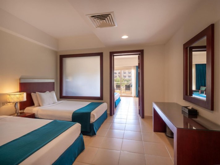 Family Deluxe Aqua Room