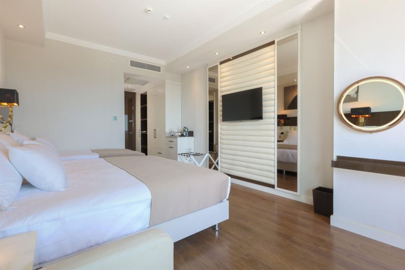 Deluxe Sea View Room