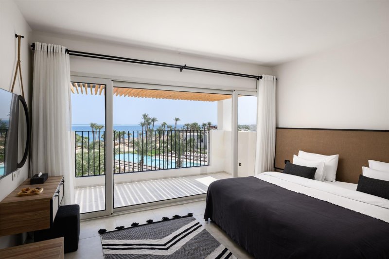 One Bedroom Suite Sea View