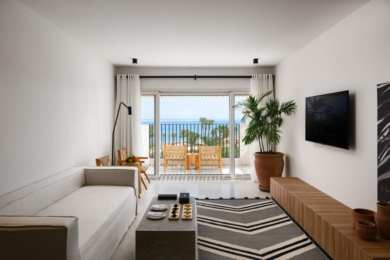 One Bedroom Suite Sea View