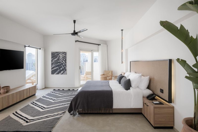 PENTHOUSE SUITE POOL VIEW