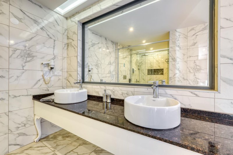 Suite Room