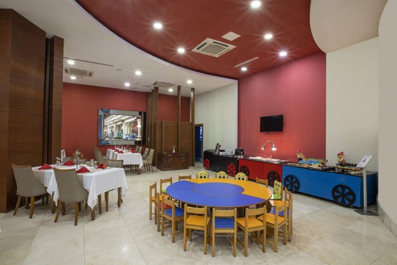 Antalya utazás Sherwood Exclusive Lara