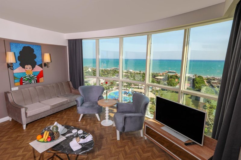 Jacuzzi Suite