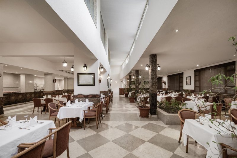 Hurghada utazás Sindbad Club