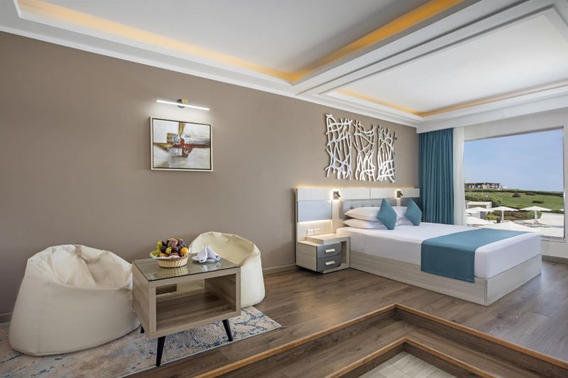 Executive Suite Sea Front ( ADL +14 )