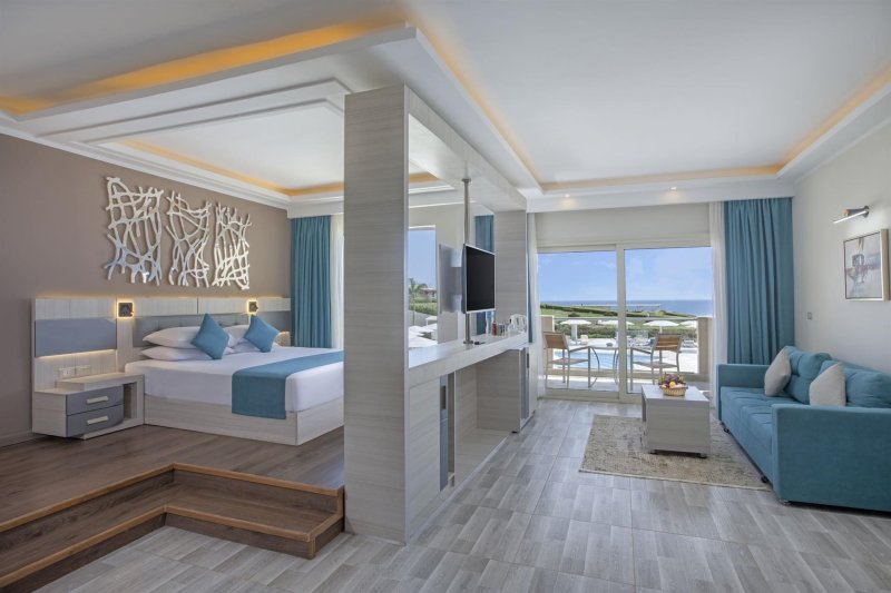 Executive Suite Sea Front ( ADL +14 )