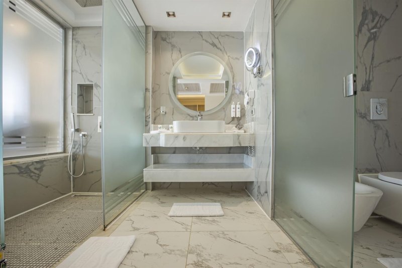 Executive Suite Sea Front ( ADL +14 )