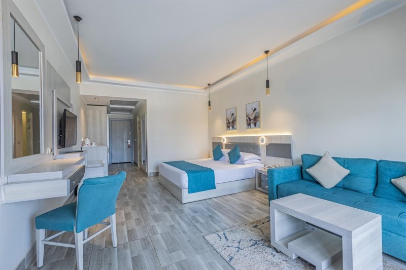 Premium Front Sea View Room ( ADL +14 )