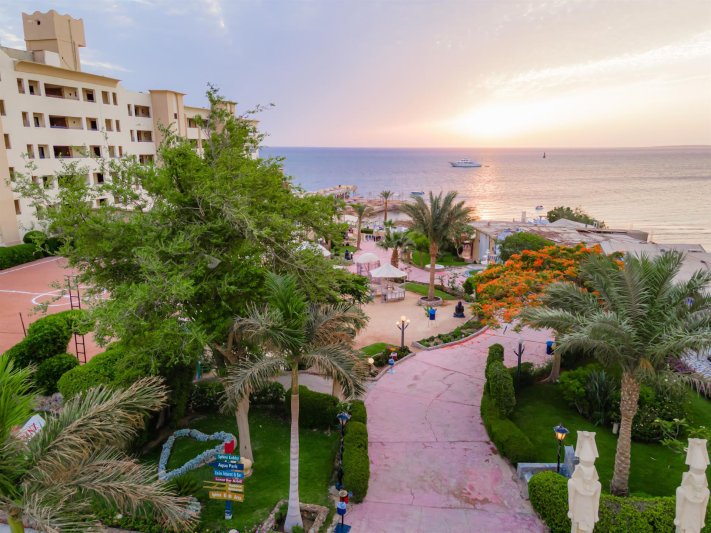 Hurghada utazás Sphinx Aqua Park Beach Resort