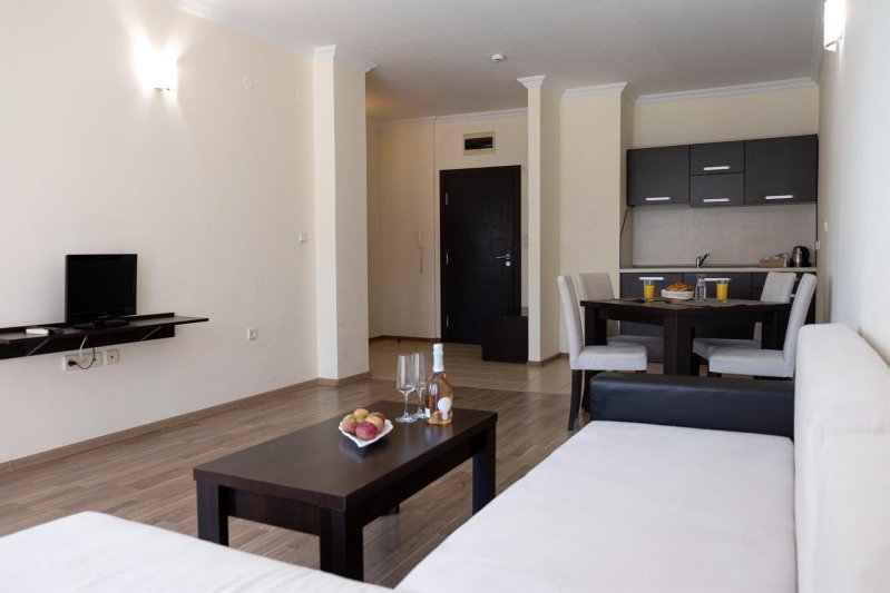 1 Bedroom Apartment