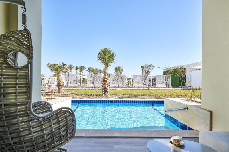 Swim Up Suite