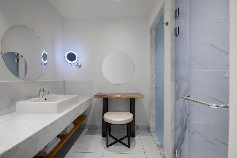 Standard Suite