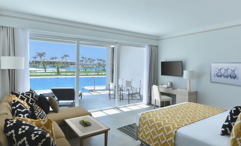 Deluxe Swim Up Sea View