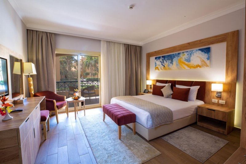 Premium Pool View Room