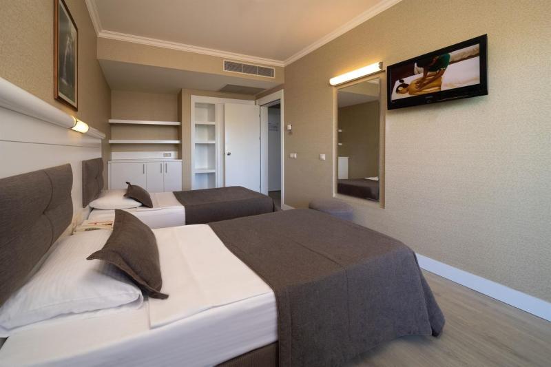 Hotel Family Room