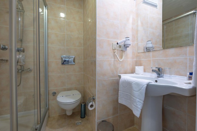 Economy Room