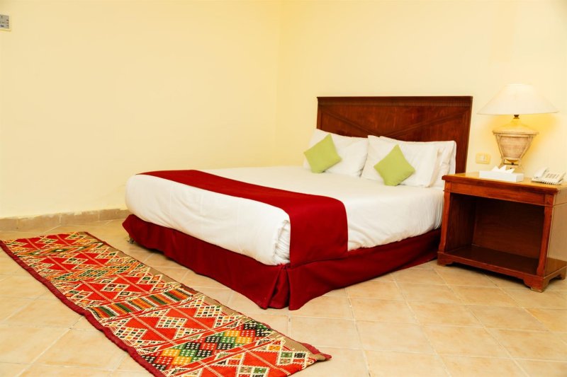 Standard Garden/Pool View Room