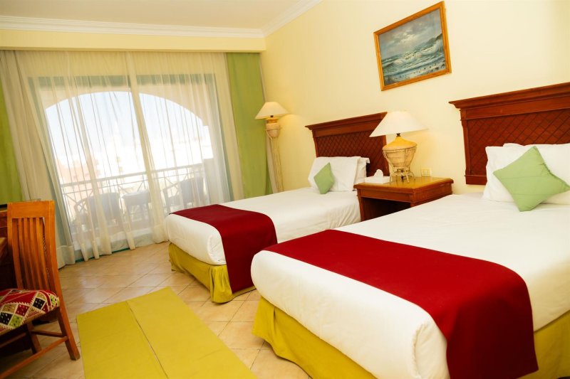 Standard Garden/Pool View Room