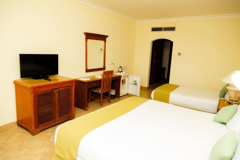 Standard Garden/Pool View Room