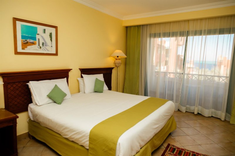 Standard Garden/Pool View Room