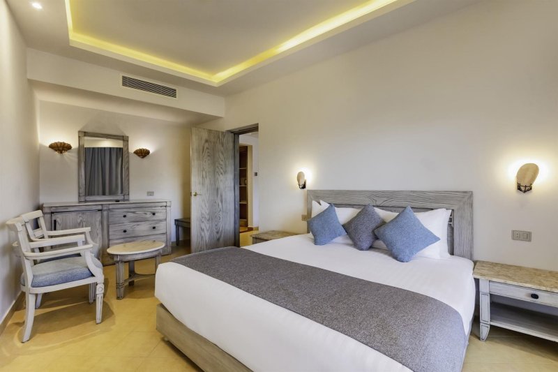 Mega Family Sea View / Beach Front Room